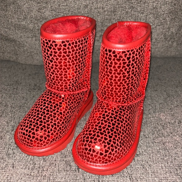 UGG Classic Gel Heart Boot ♥️ - Picture 1 of 3